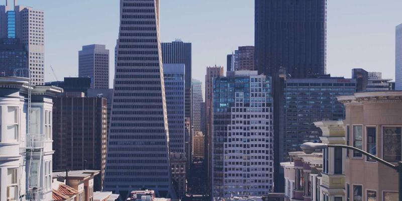 商业合作新范式：企业服务如何通过数据资源整合与治理实现资源优化