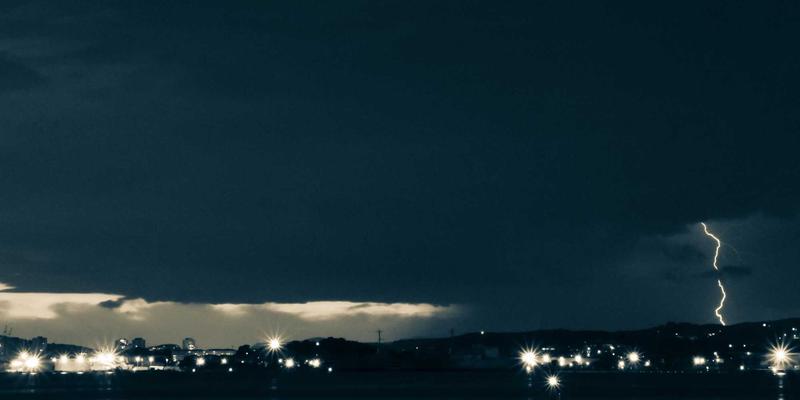 科研资源整合：构建高校、企业与实验室的产学研协同创新机制