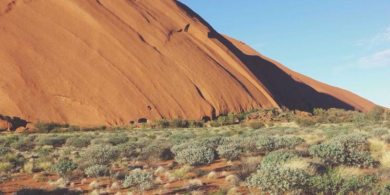 资源整合驱动制造业服务化转型：从产品供应商到解决方案提供者的战略跃迁